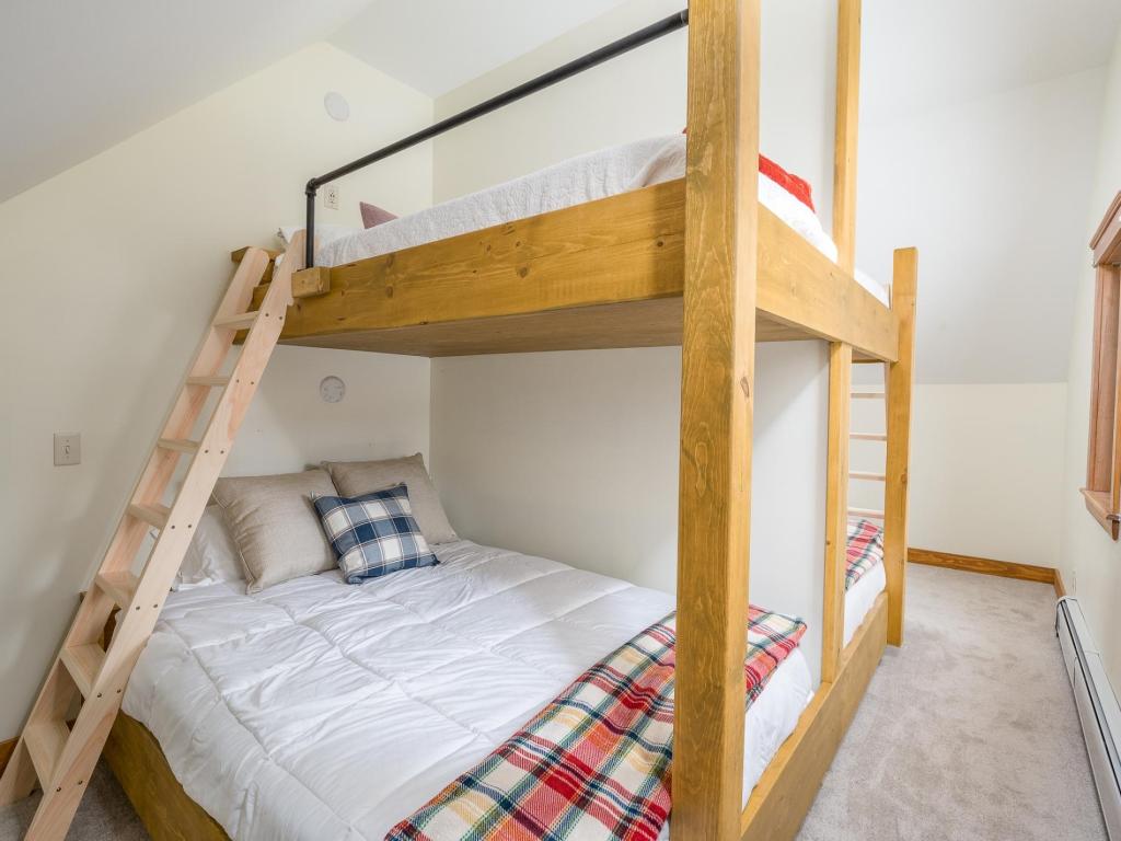 Double bunk
